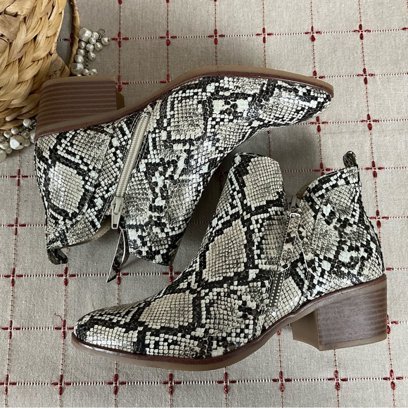 MIA “Auden” Snakeskin Embossed Ankle Boots Almond Toe Sz 7.5 Bootie NWOB - Picture 6 of 7